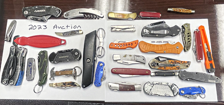 SheriffKnives_InPixio